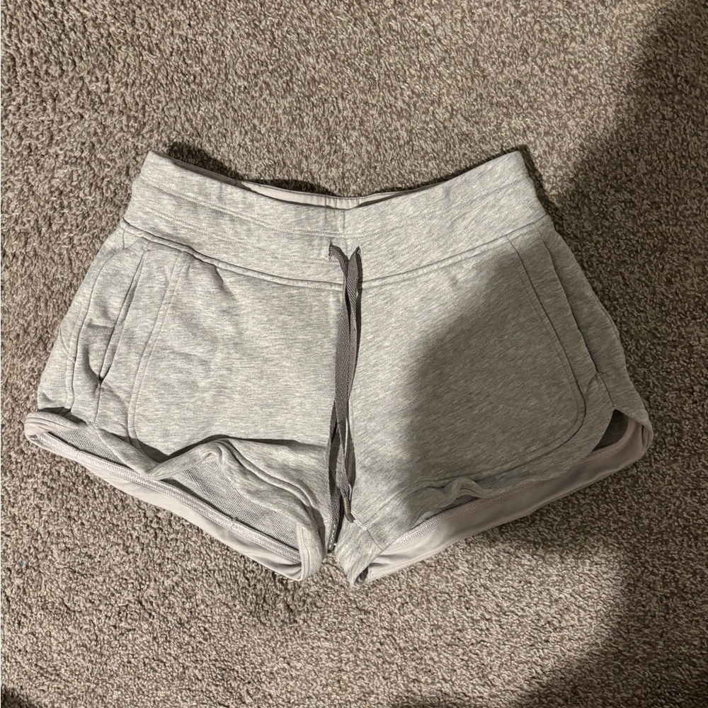 Lululemon Athletica Scuba Shorts Size 6
